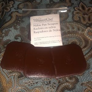 Pampered Chef Kitchen - Pampered Chef Nylon Pan Scrapers * Set of 3* Pampered Chef Kitchen - Pampered Chef Nylon Pan Scrapers * Set of 3*